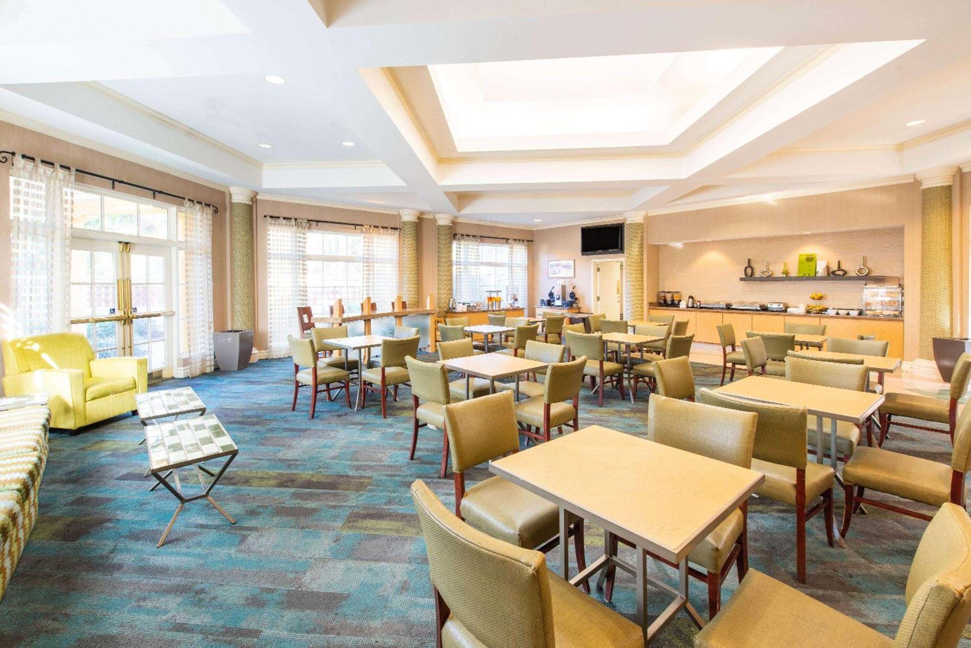 La Quinta By Wyndham Tampa Brandon Regency Park Hotel Exterior photo